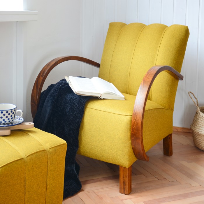 yellow_chair